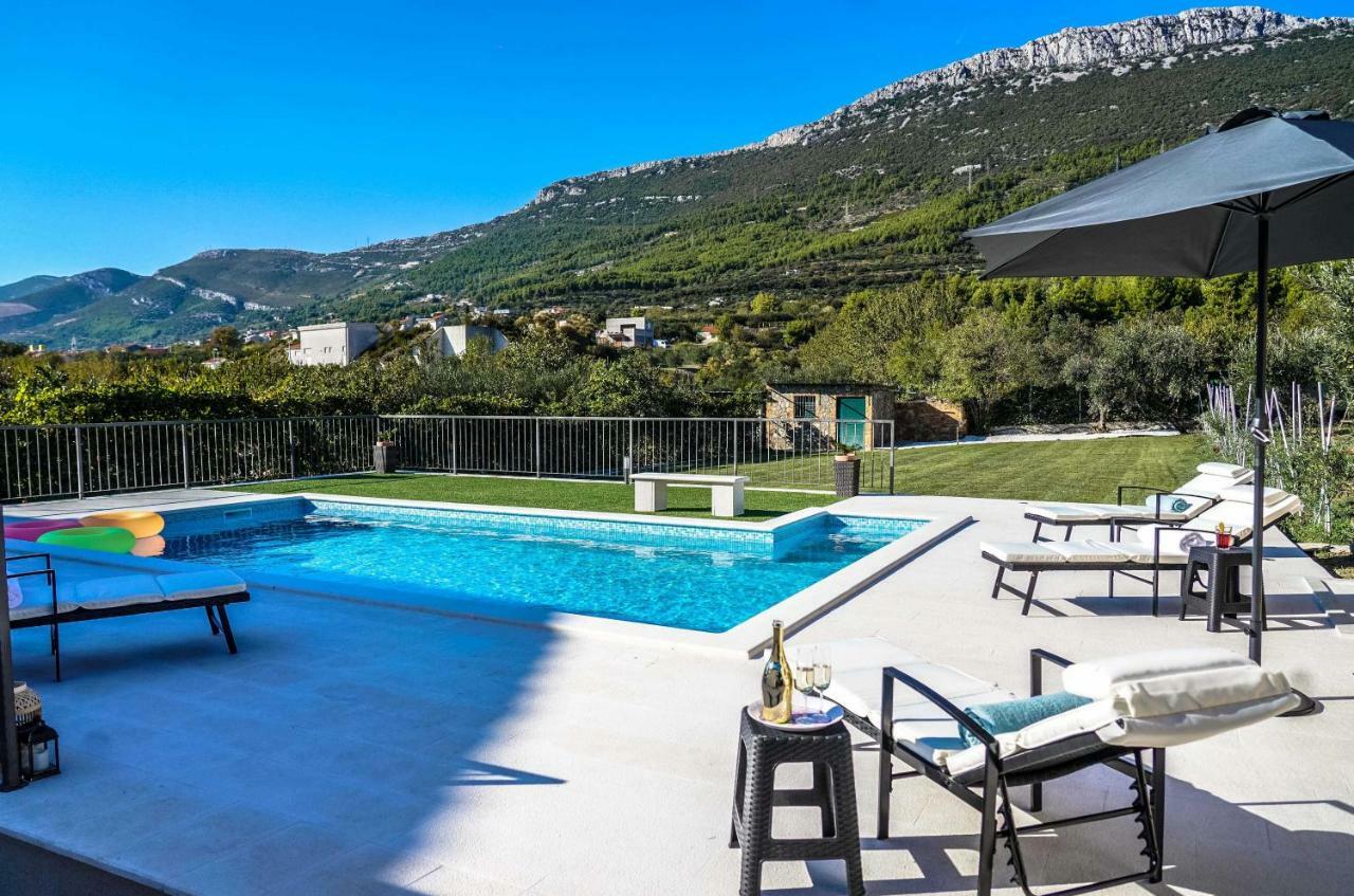 Home Away From Home With Outdoor Pool, Botanical Garden And A Beautiful Sea View Каштела Экстерьер фото